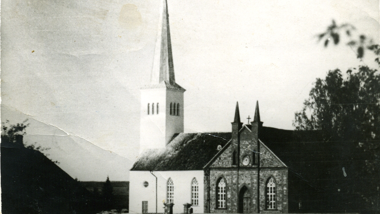 Kambja kirik pärast 1938. aasta torniehitust.